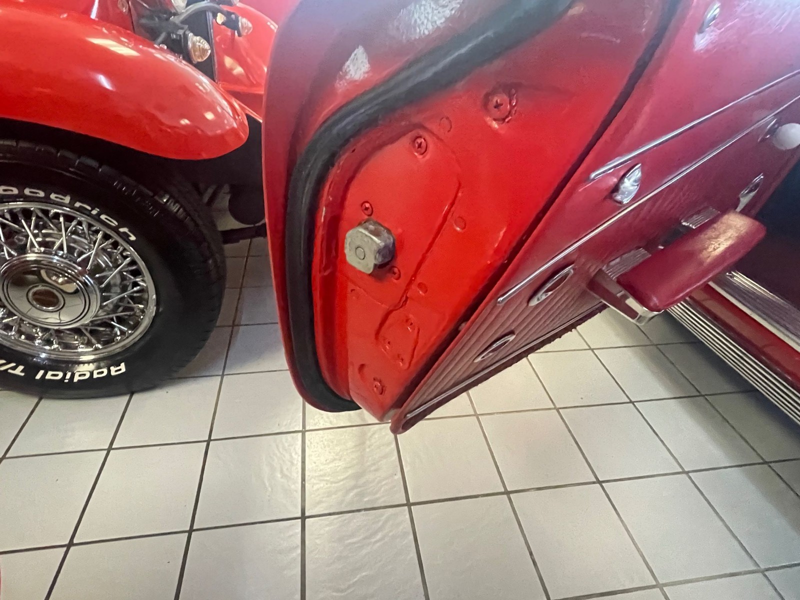 Chevrolet-Corvette-1962-327-300-4-Speed-23