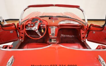 Chevrolet-Corvette-1962-Convertible-1