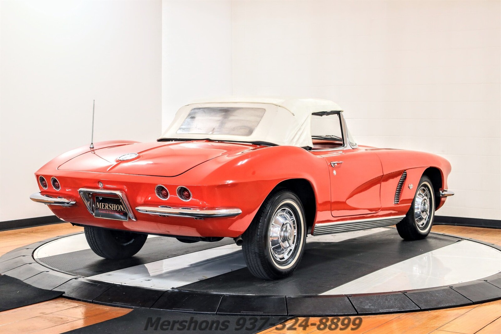 Chevrolet-Corvette-1962-Convertible-10