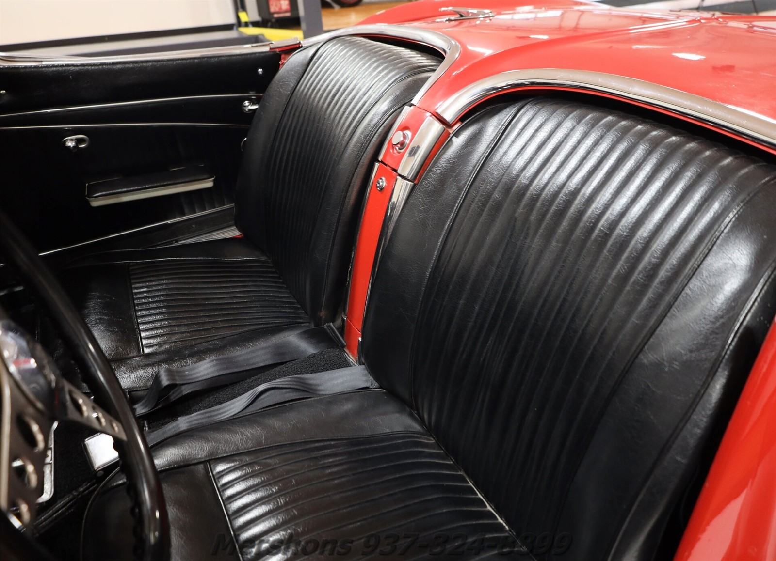 Chevrolet-Corvette-1962-Convertible-13