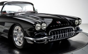 Chevrolet-Corvette-1962-Convertible-15