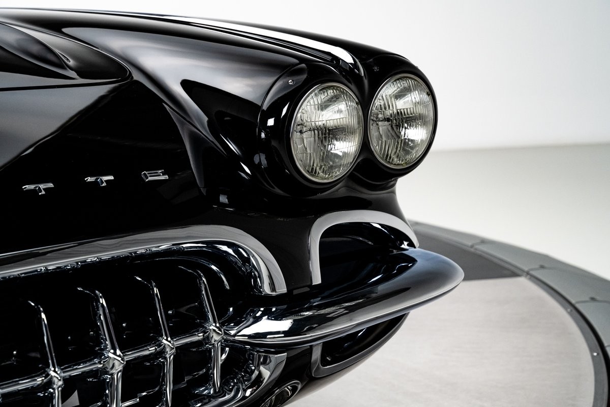 Chevrolet-Corvette-1962-Convertible-18