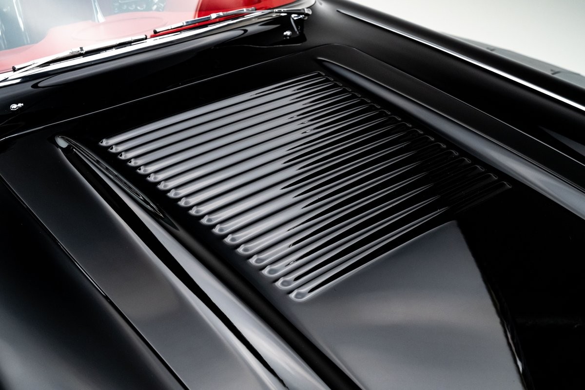 Chevrolet-Corvette-1962-Convertible-21