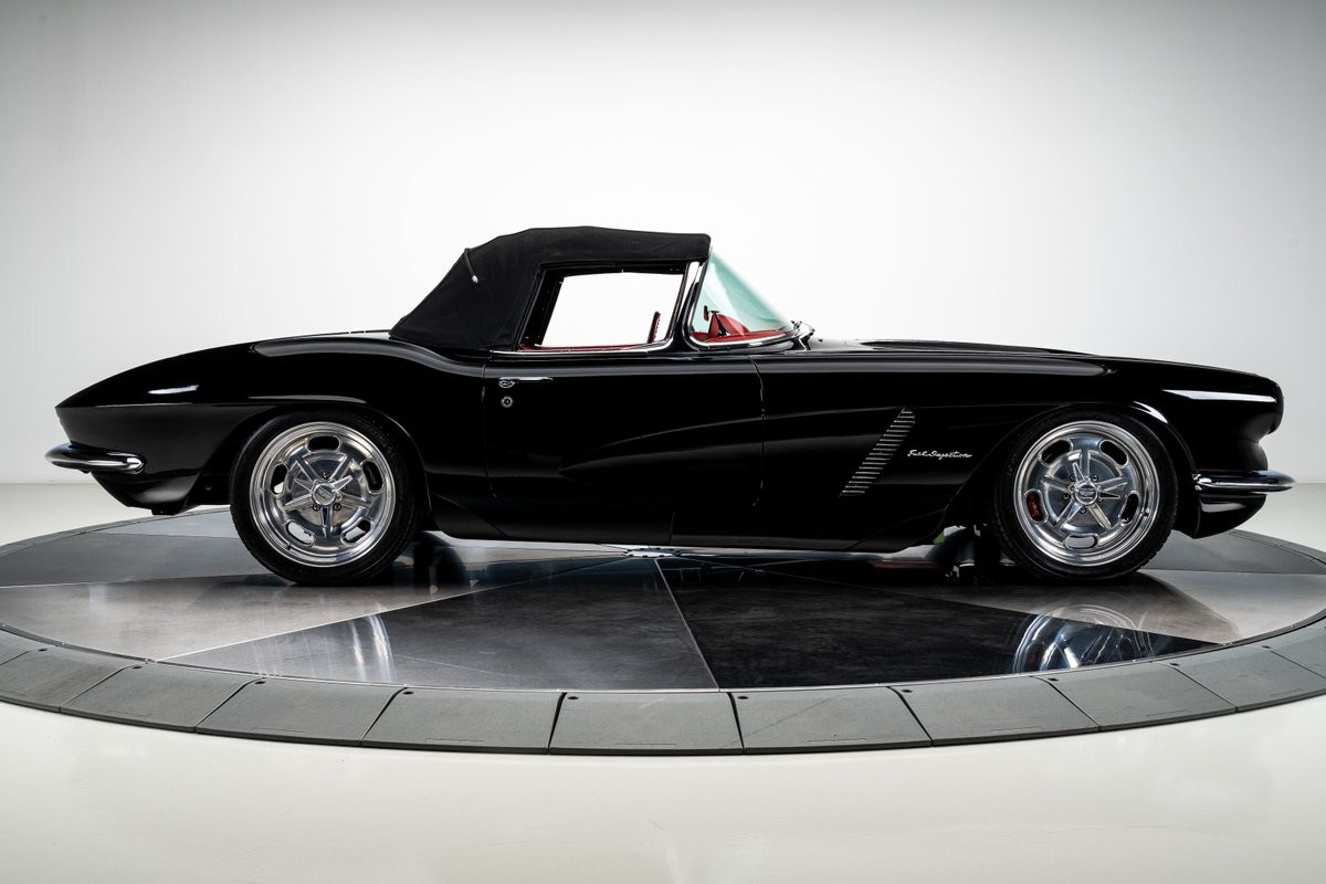Chevrolet-Corvette-1962-Convertible-25