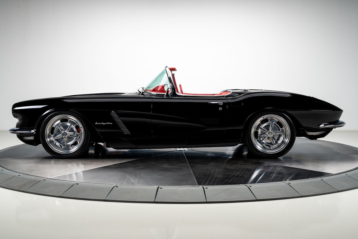 Chevrolet-Corvette-1962-Convertible-27