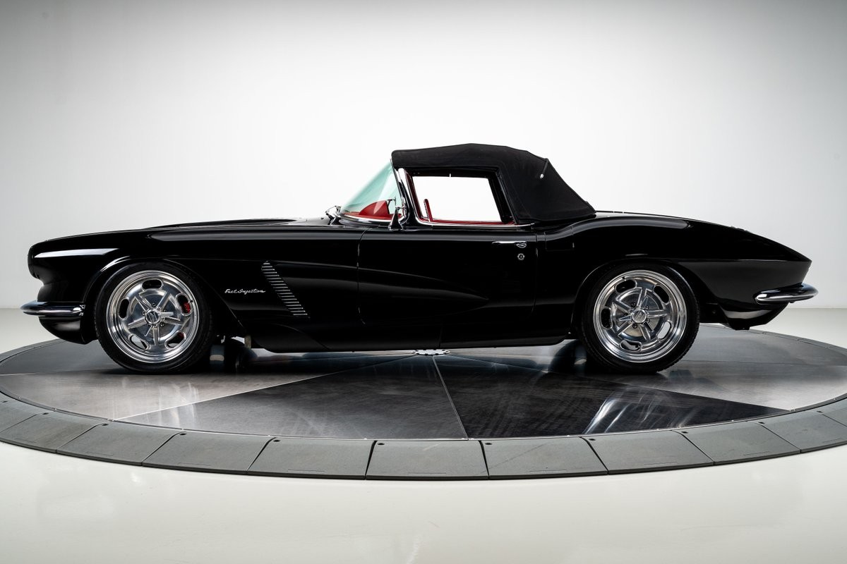 Chevrolet-Corvette-1962-Convertible-28