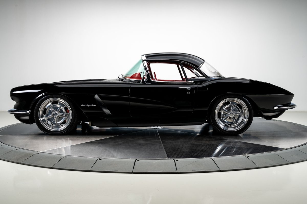 Chevrolet-Corvette-1962-Convertible-29