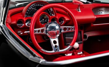 Chevrolet-Corvette-1962-Convertible-3