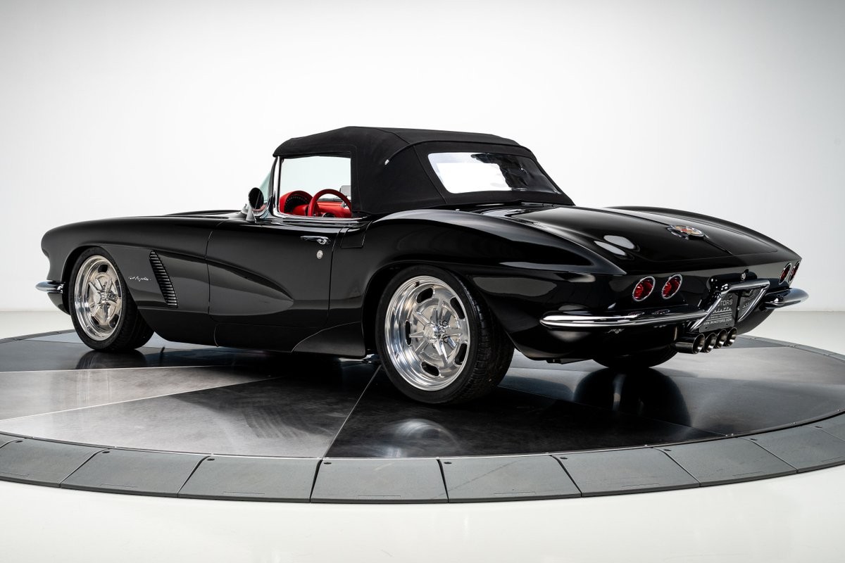 Chevrolet-Corvette-1962-Convertible-36
