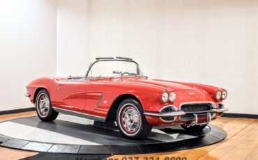 Chevrolet-Corvette-1962-Convertible-4
