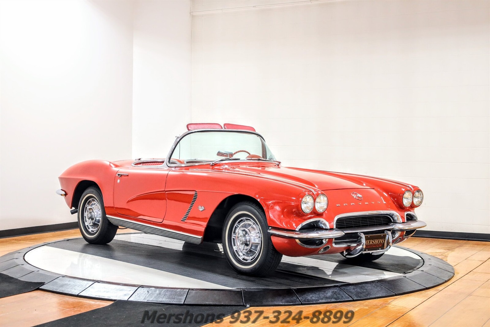 Chevrolet-Corvette-1962-Convertible-4