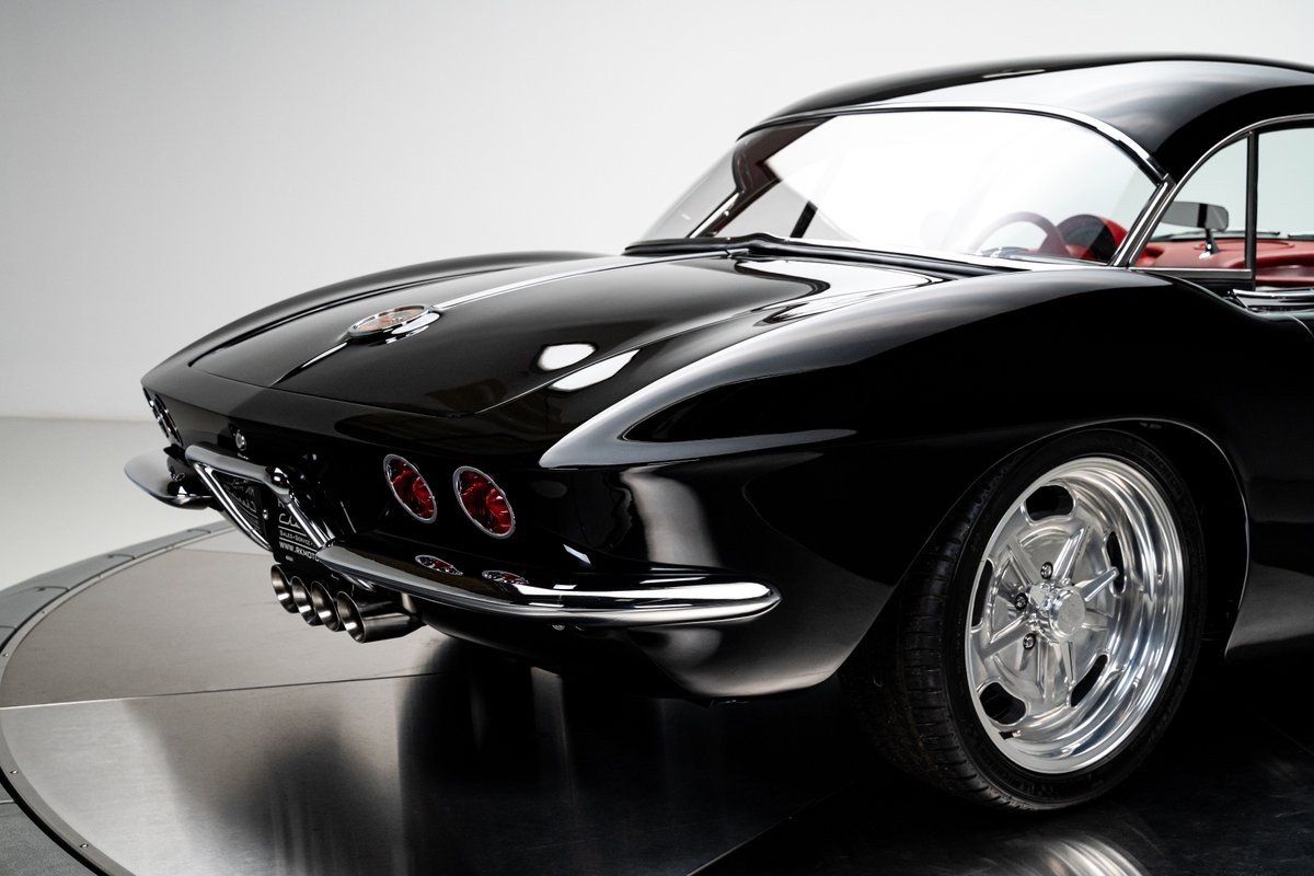 Chevrolet-Corvette-1962-Convertible-4