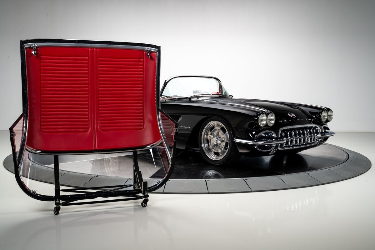 Chevrolet-Corvette-1962-Convertible-5