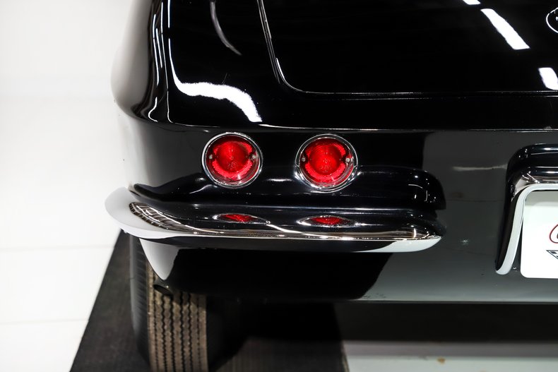 Chevrolet-Corvette-1962-Tuxedo-Black-Black-12