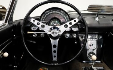 Chevrolet-Corvette-1962-Tuxedo-Black-Black-19