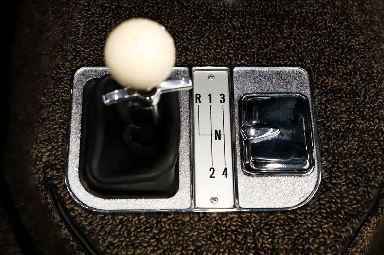 Chevrolet-Corvette-1962-Tuxedo-Black-Black-2