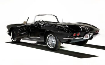 Chevrolet-Corvette-1962-Tuxedo-Black-Black-25