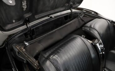 Chevrolet-Corvette-1962-Tuxedo-Black-Black-32