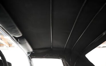 Chevrolet-Corvette-1962-Tuxedo-Black-Black-39