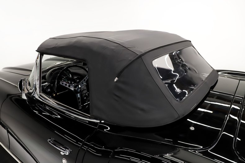 Chevrolet-Corvette-1962-Tuxedo-Black-Black-40