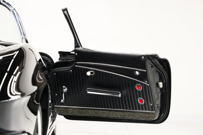 Chevrolet-Corvette-1962-Tuxedo-Black-Black-42