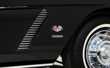 Chevrolet-Corvette-1962-Tuxedo-Black-Black-43