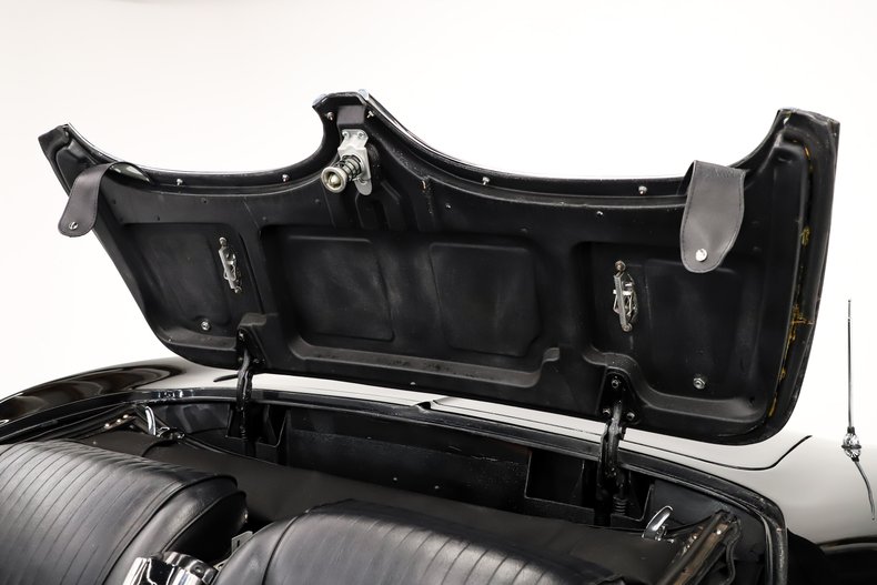 Chevrolet-Corvette-1962-Tuxedo-Black-Black-46