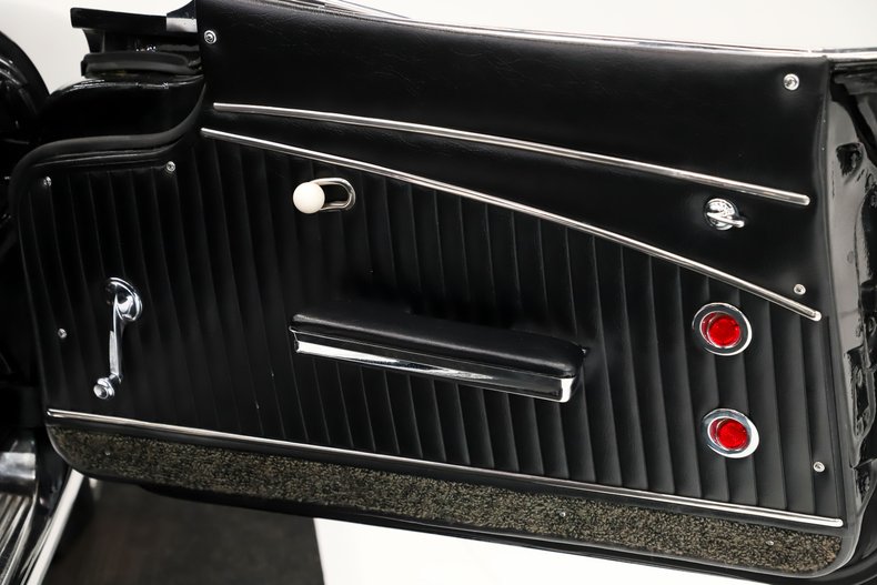 Chevrolet-Corvette-1962-Tuxedo-Black-Black-47