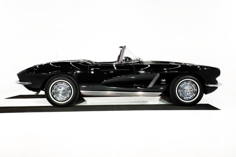 Chevrolet-Corvette-1962-Tuxedo-Black-Black-7