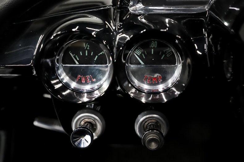 Chevrolet-Corvette-1962-Tuxedo-Black-Black-8