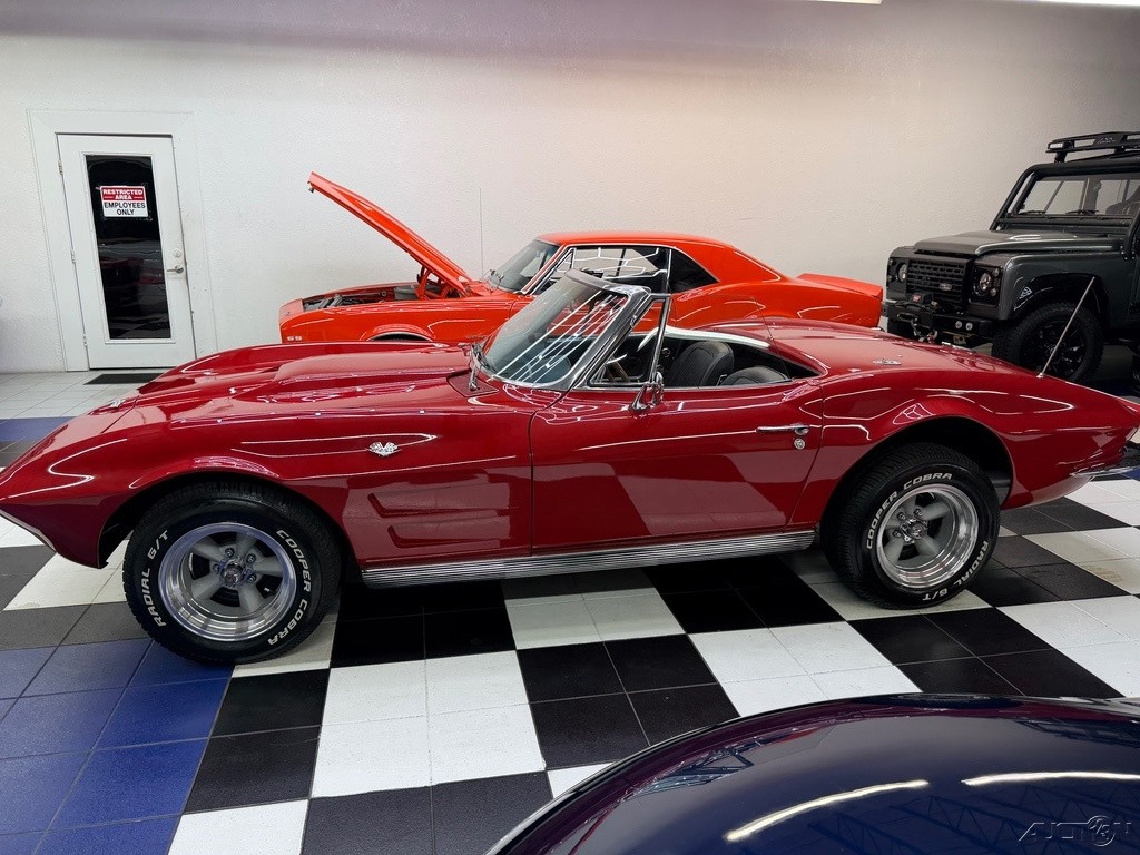 Chevrolet-Corvette-1963-12