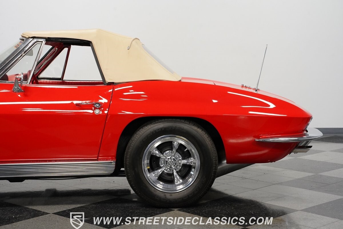 Chevrolet-Corvette-1963-Convertible-24