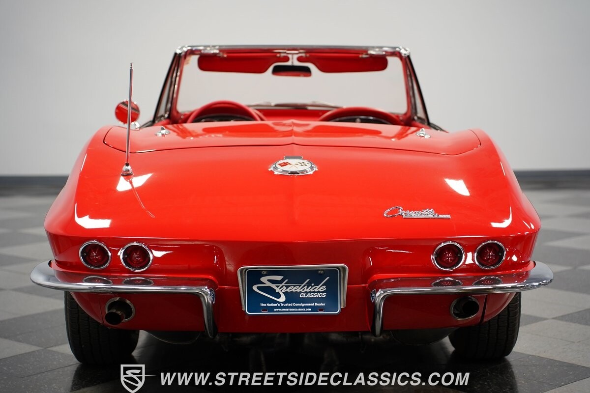 Chevrolet-Corvette-1963-Convertible-25
