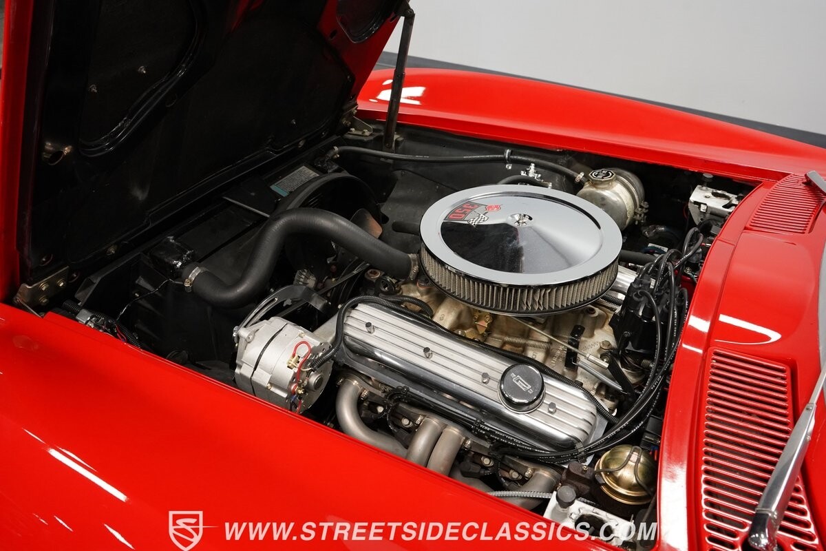 Chevrolet-Corvette-1963-Convertible-32