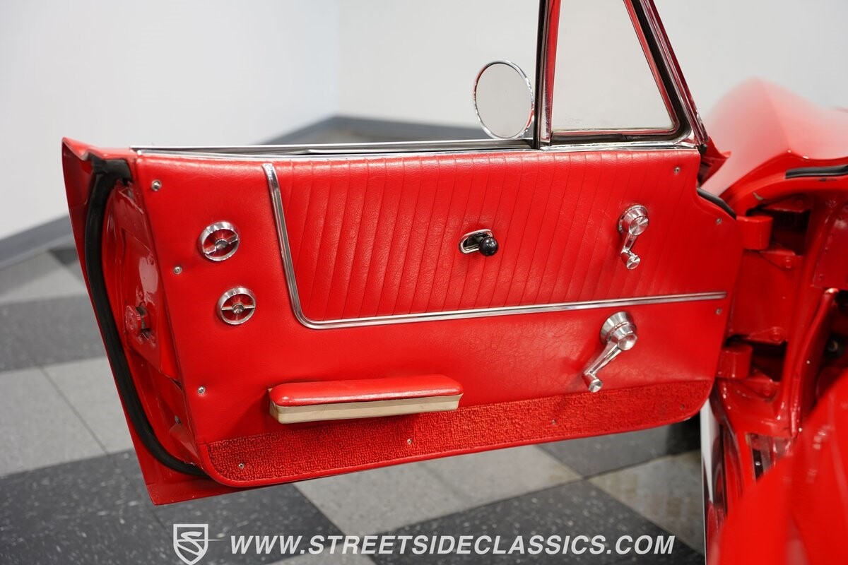 Chevrolet-Corvette-1963-Convertible-37