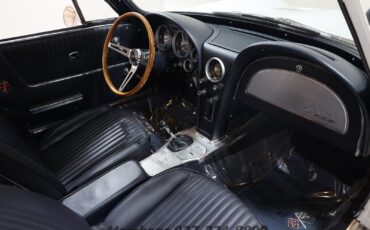 Chevrolet-Corvette-1963-Coupe-12