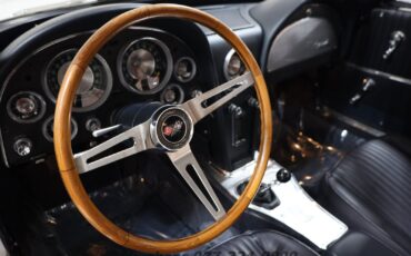 Chevrolet-Corvette-1963-Coupe-13