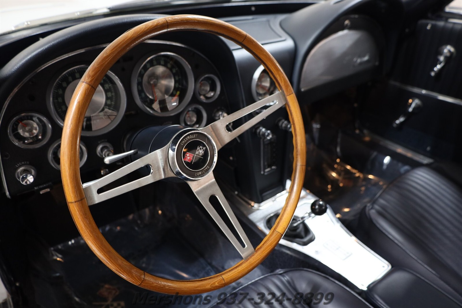 Chevrolet-Corvette-1963-Coupe-13