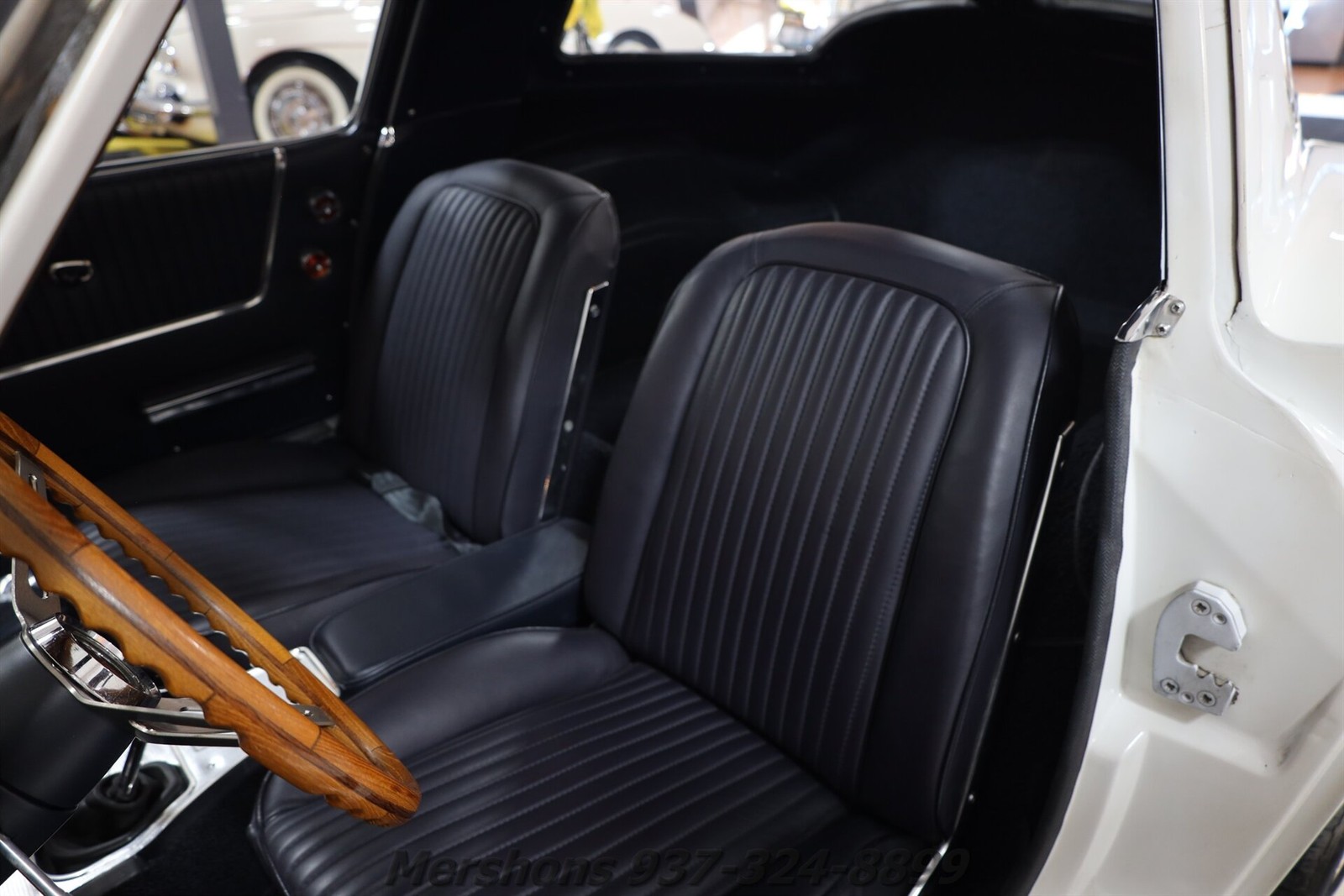 Chevrolet-Corvette-1963-Coupe-14