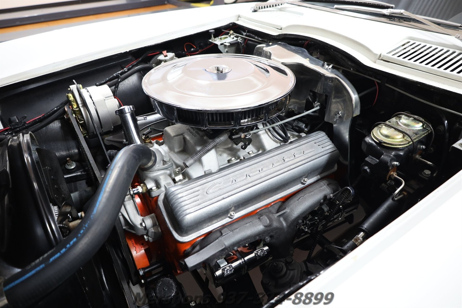 Chevrolet-Corvette-1963-Coupe-2