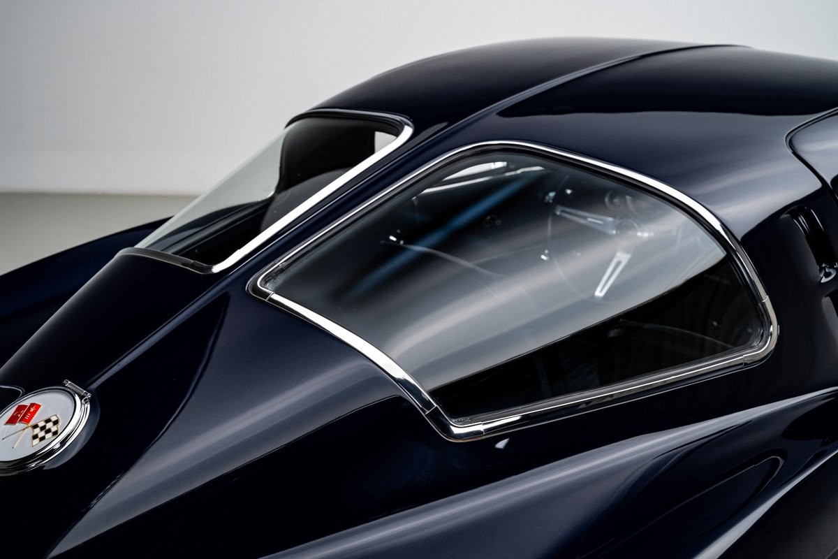 Chevrolet-Corvette-1963-Coupe-25