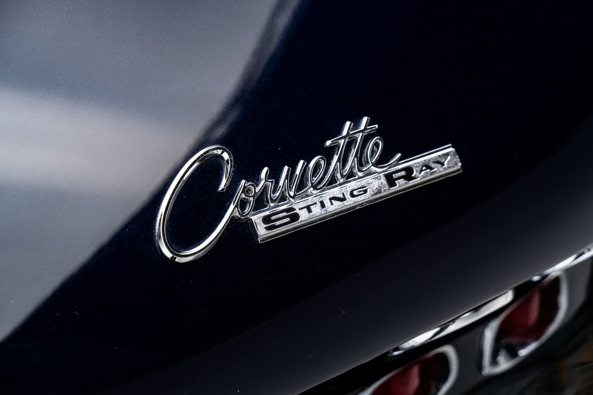 Chevrolet-Corvette-1963-Coupe-26