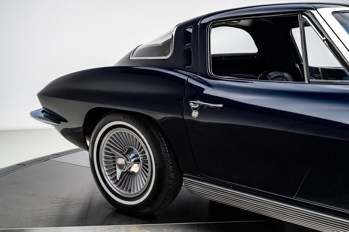 Chevrolet-Corvette-1963-Coupe-28