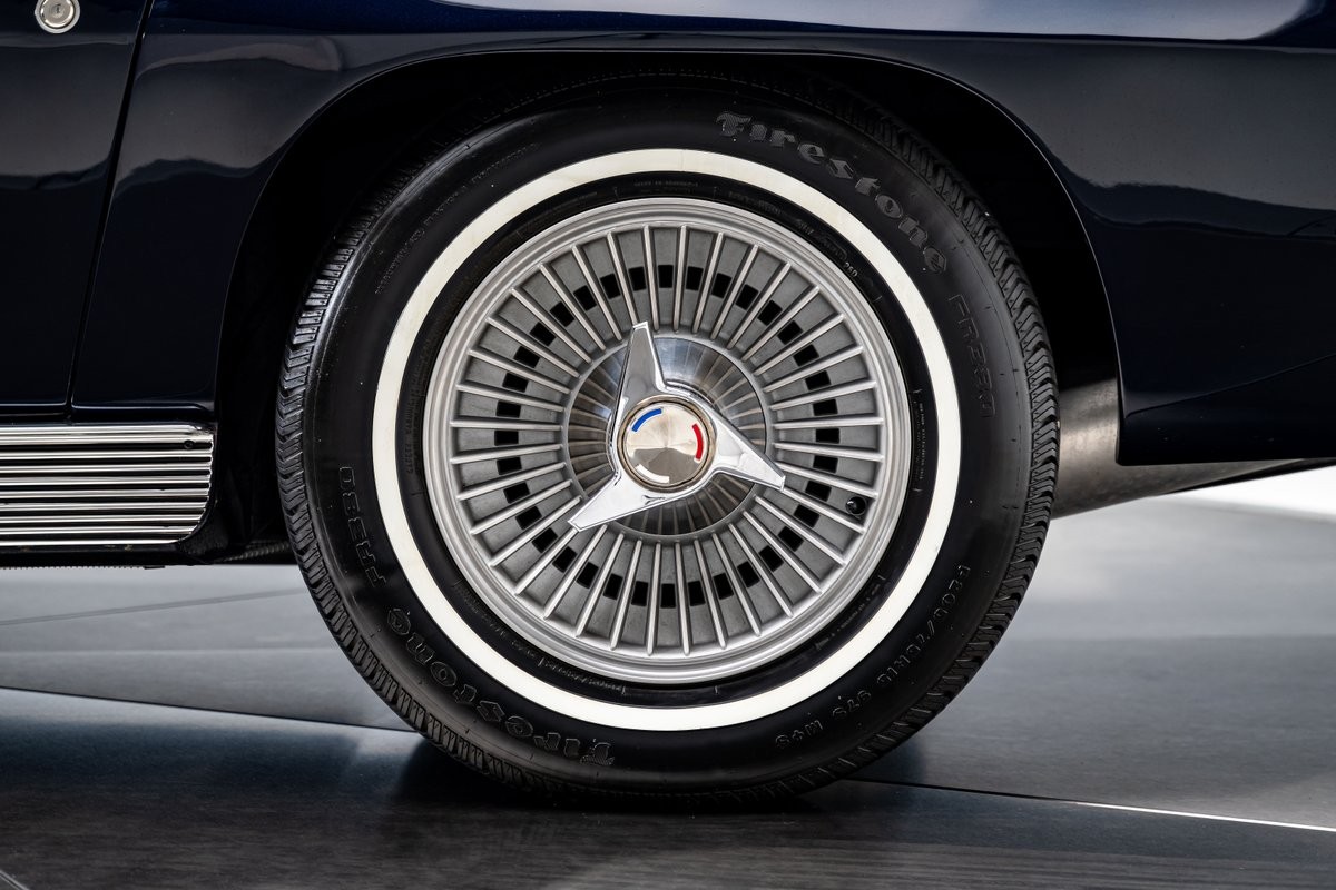 Chevrolet-Corvette-1963-Coupe-38