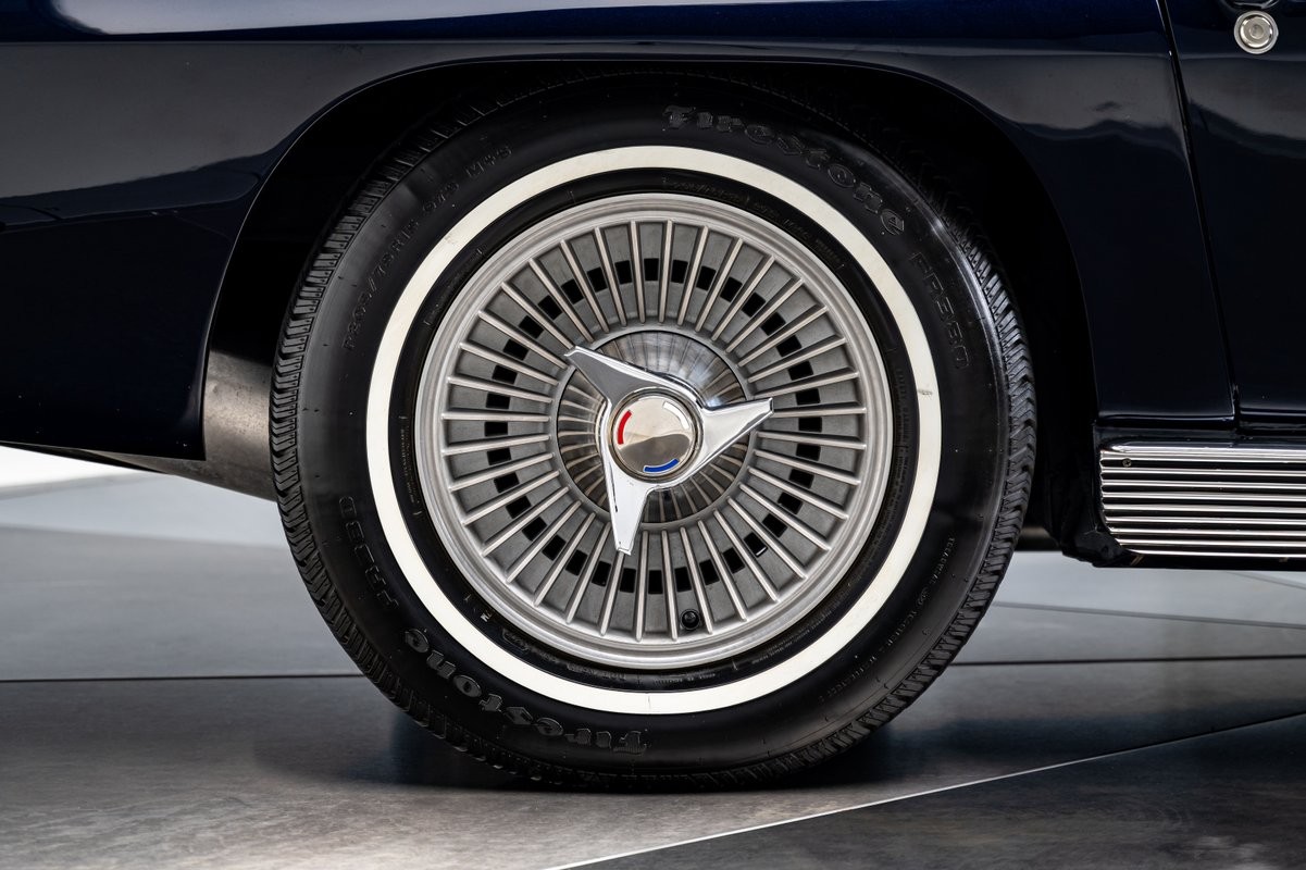 Chevrolet-Corvette-1963-Coupe-39