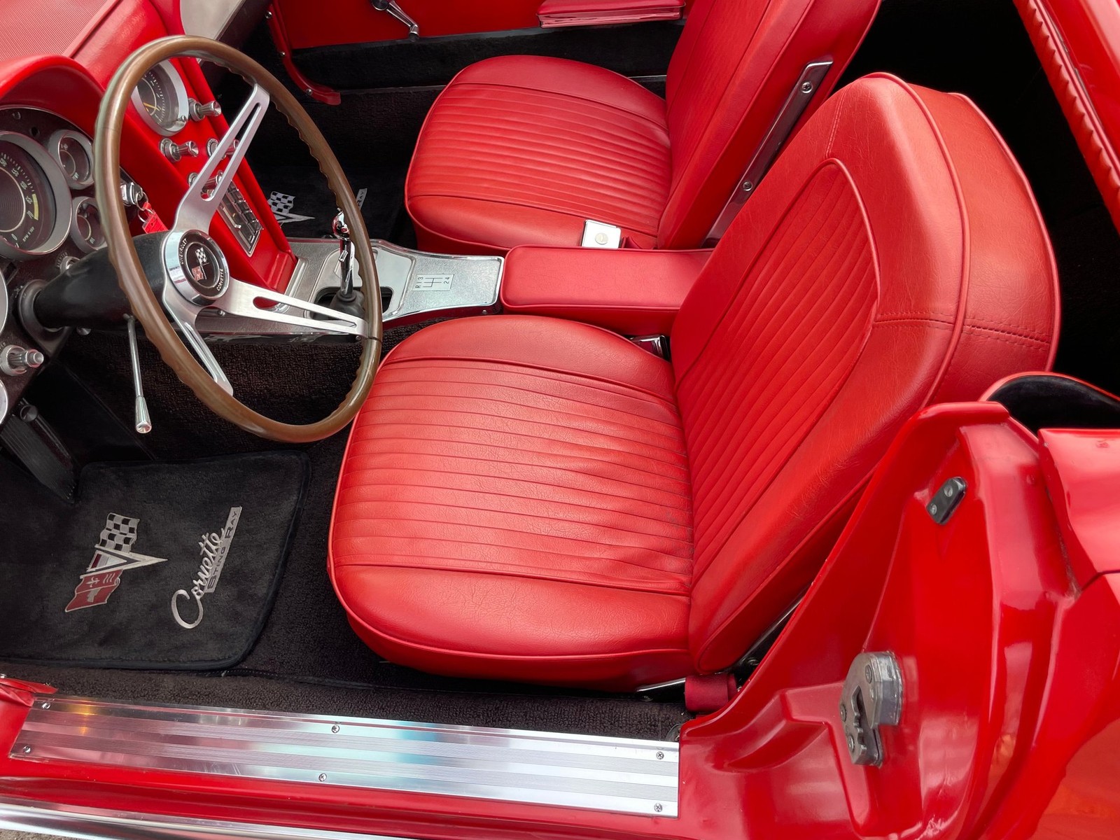 Chevrolet-Corvette-1964-3