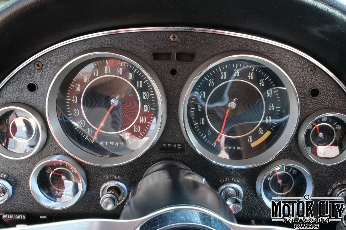 Chevrolet-Corvette-1964-30