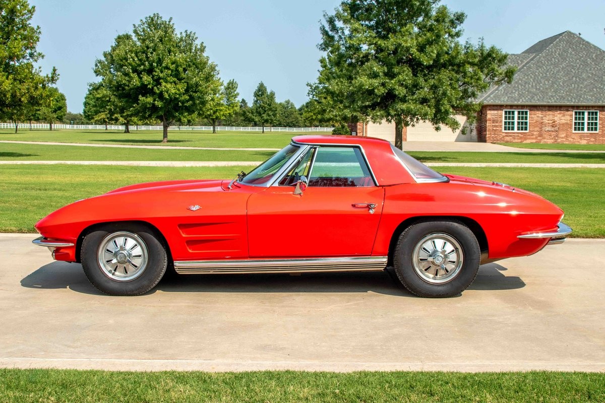 Chevrolet-Corvette-1964-Convertible-1
