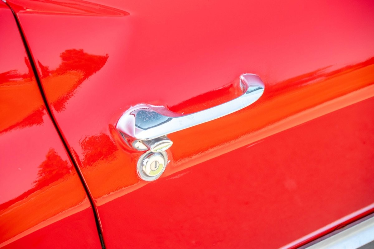 Chevrolet-Corvette-1964-Convertible-13