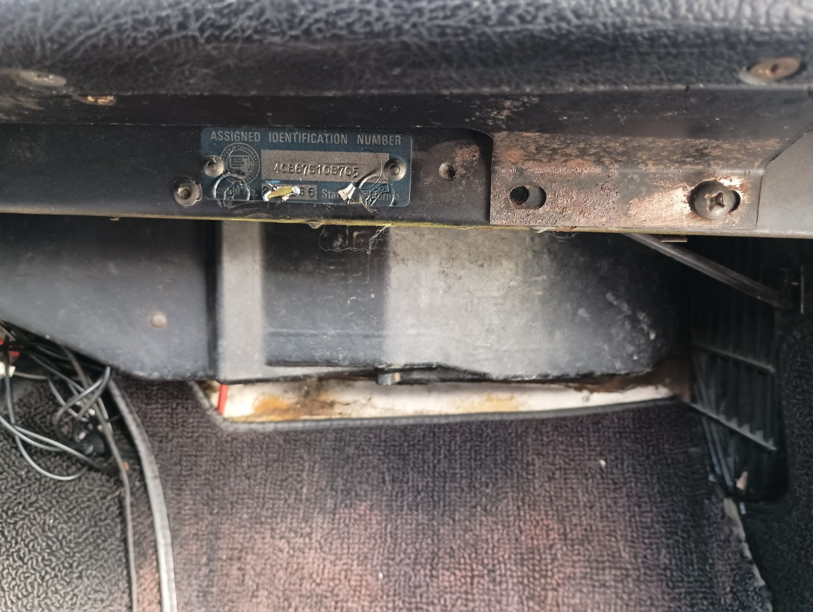 Chevrolet-Corvette-1964-Convertible-18